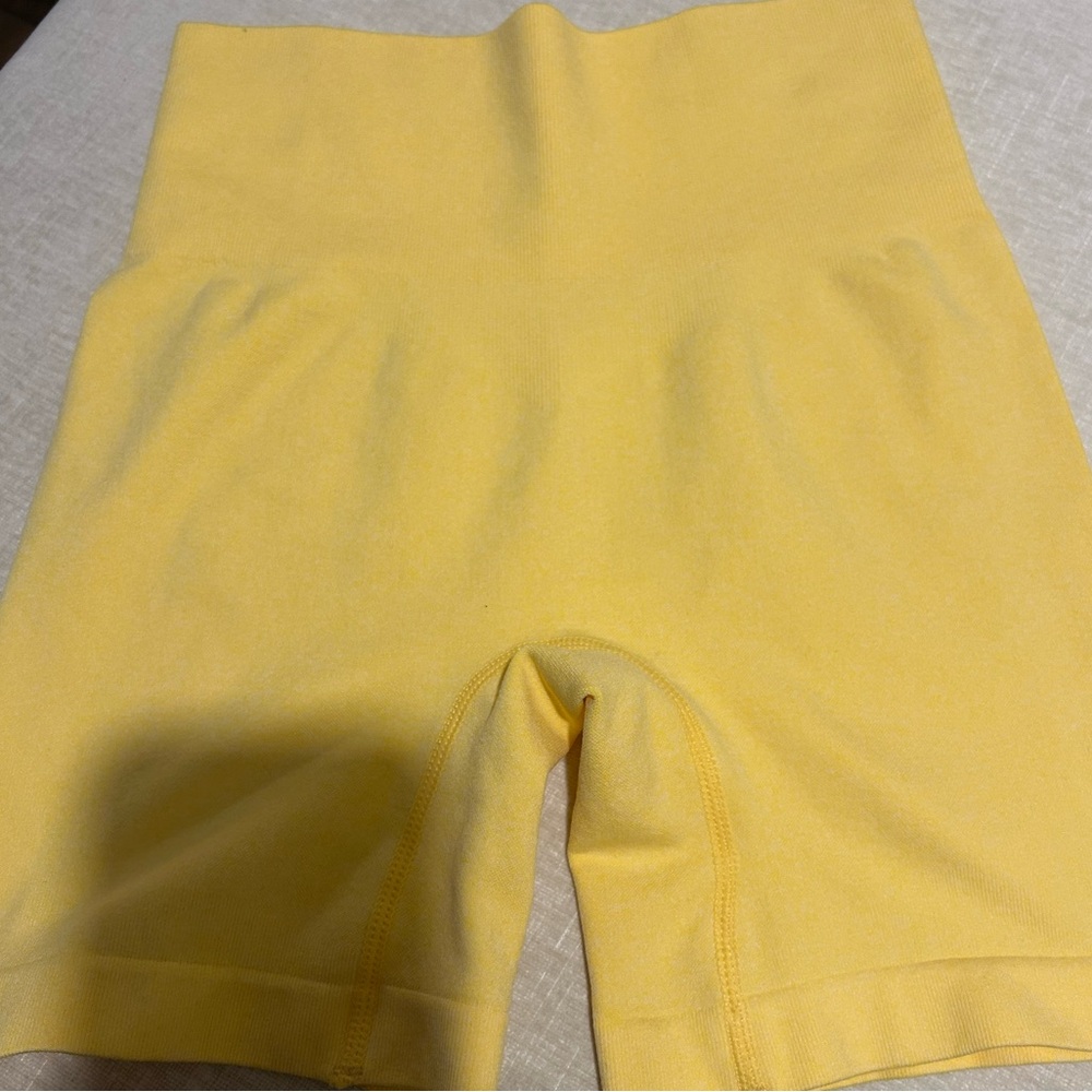 Fun biker shorts and sport bra set new without tags 🏷️ - Picture 7 of 7